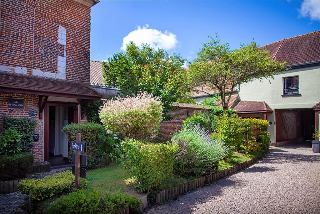 Logis Hotel & Restaurant - Les Hauts De Montreuil Montreuil  Bagian luar foto