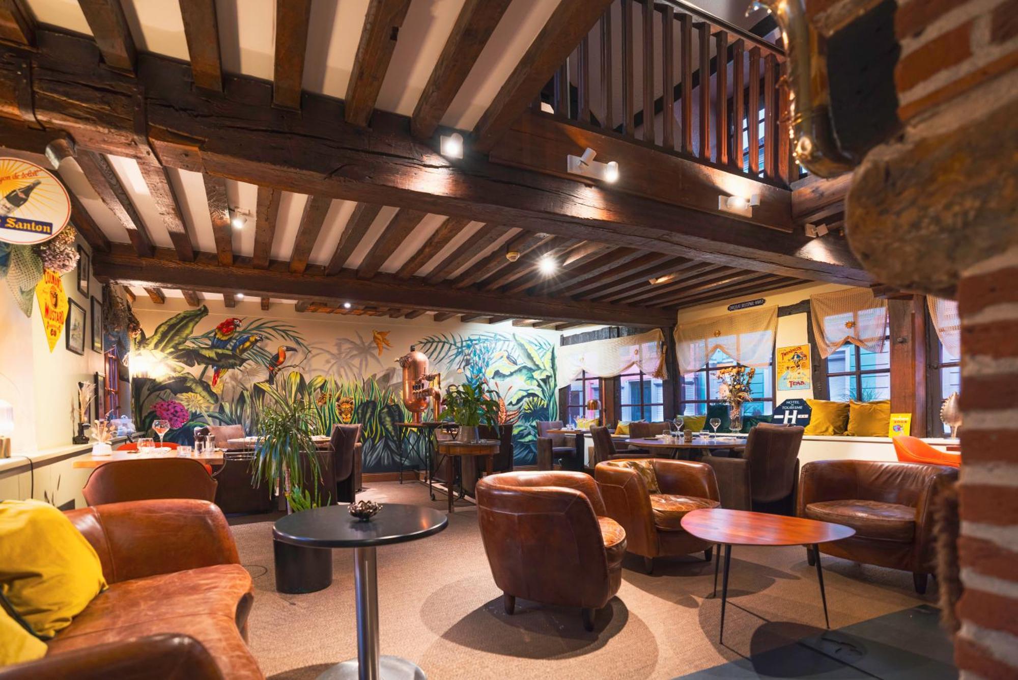 Logis Hotel & Restaurant - Les Hauts De Montreuil Montreuil  Bagian luar foto